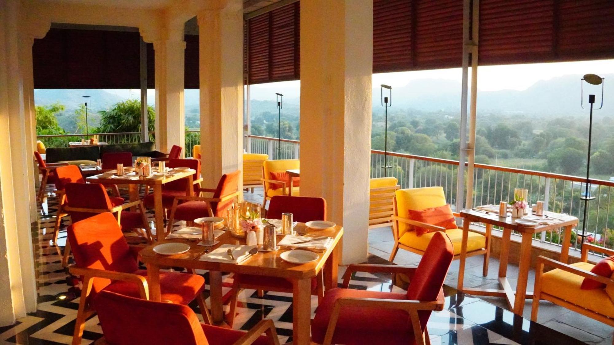 Hotel Raas Devigarh Delwāra Exteriér fotografie