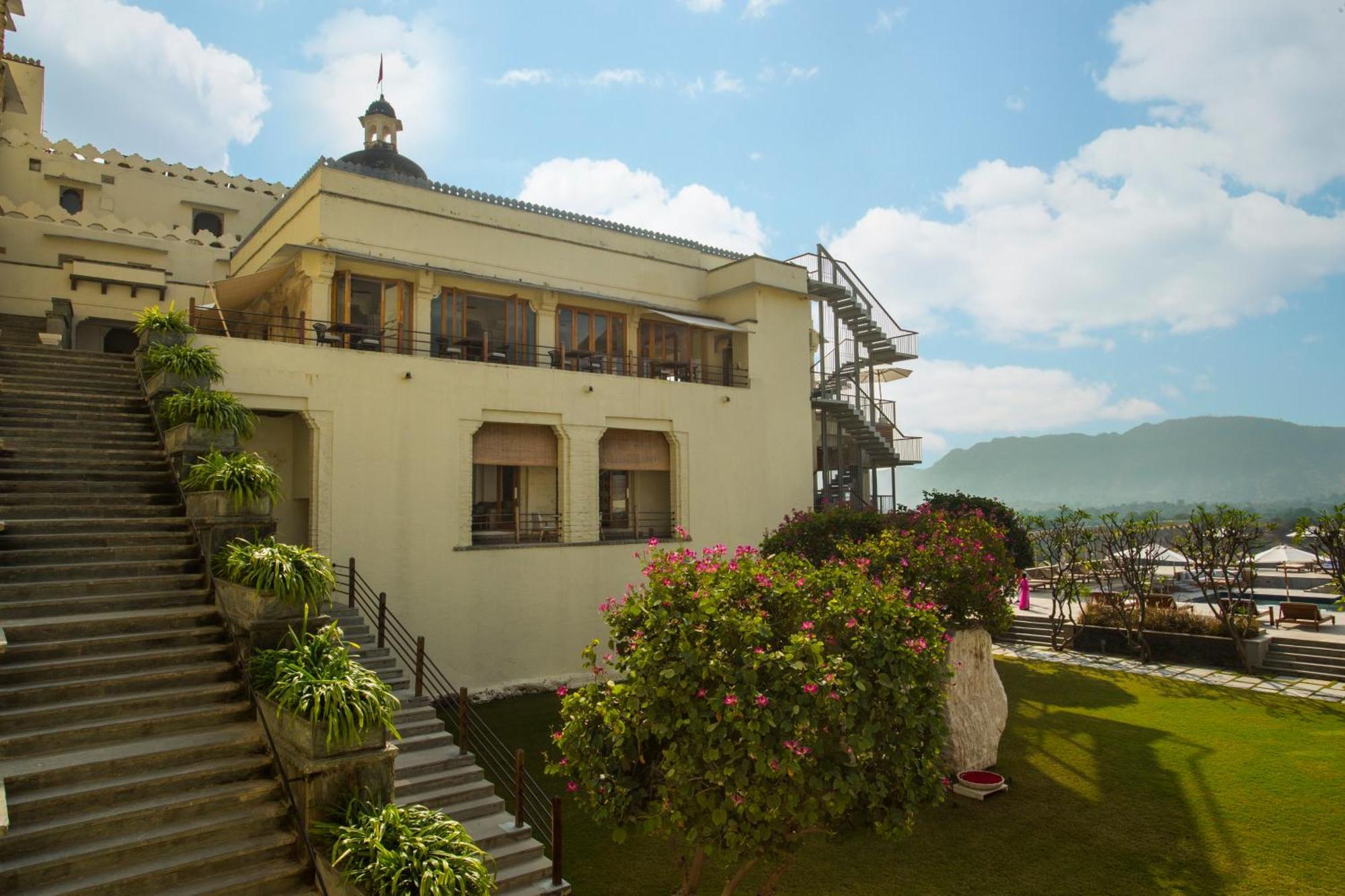 Hotel Raas Devigarh Delwāra Exteriér fotografie