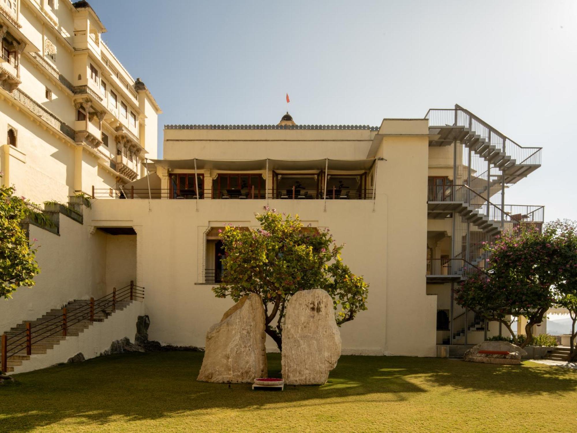 Hotel Raas Devigarh Delwāra Exteriér fotografie
