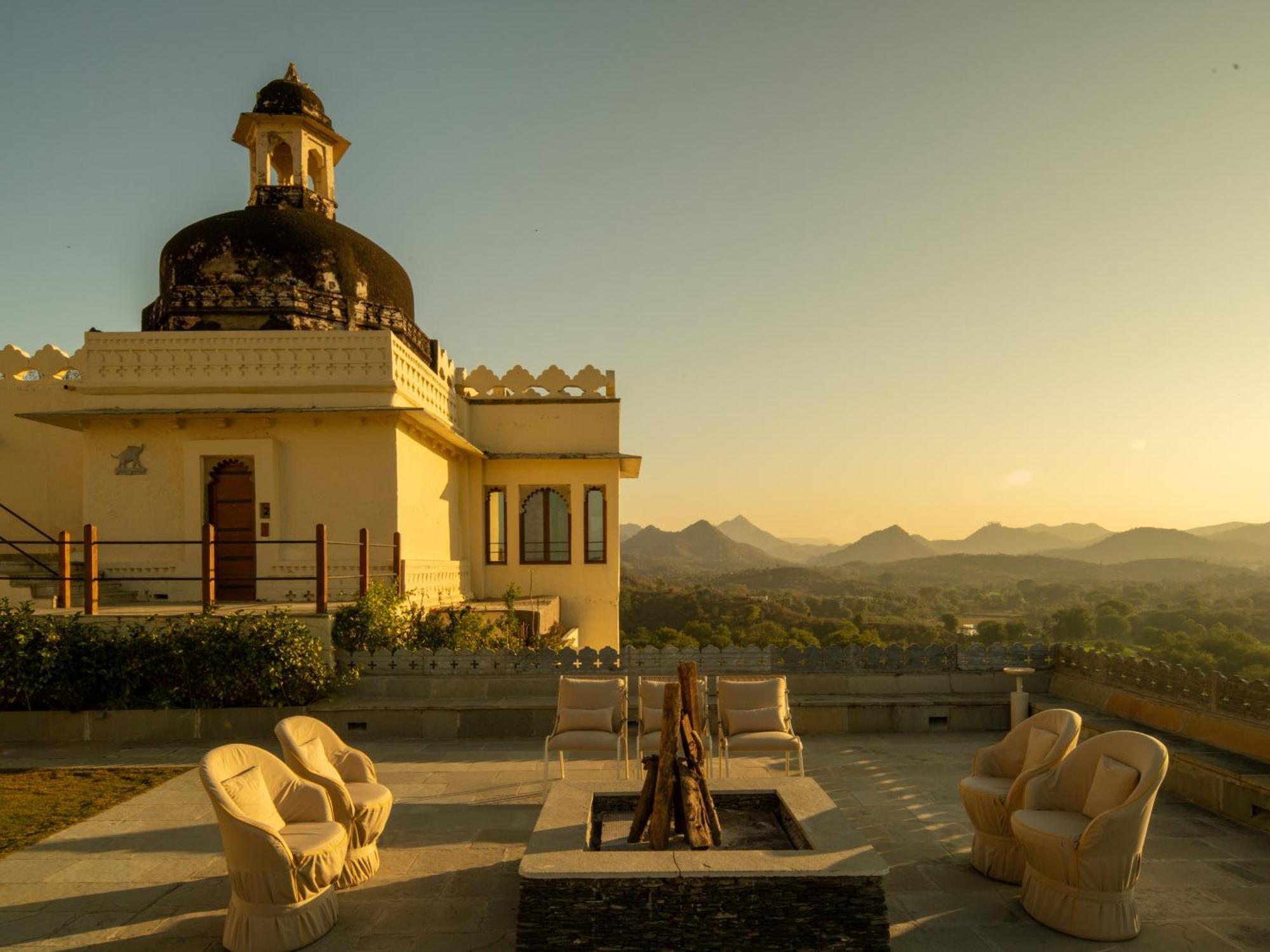 Hotel Raas Devigarh Delwāra Exteriér fotografie