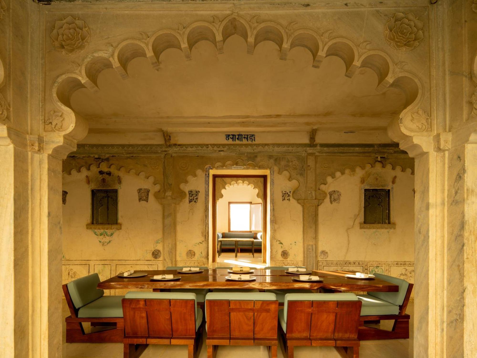 Hotel Raas Devigarh Delwāra Exteriér fotografie