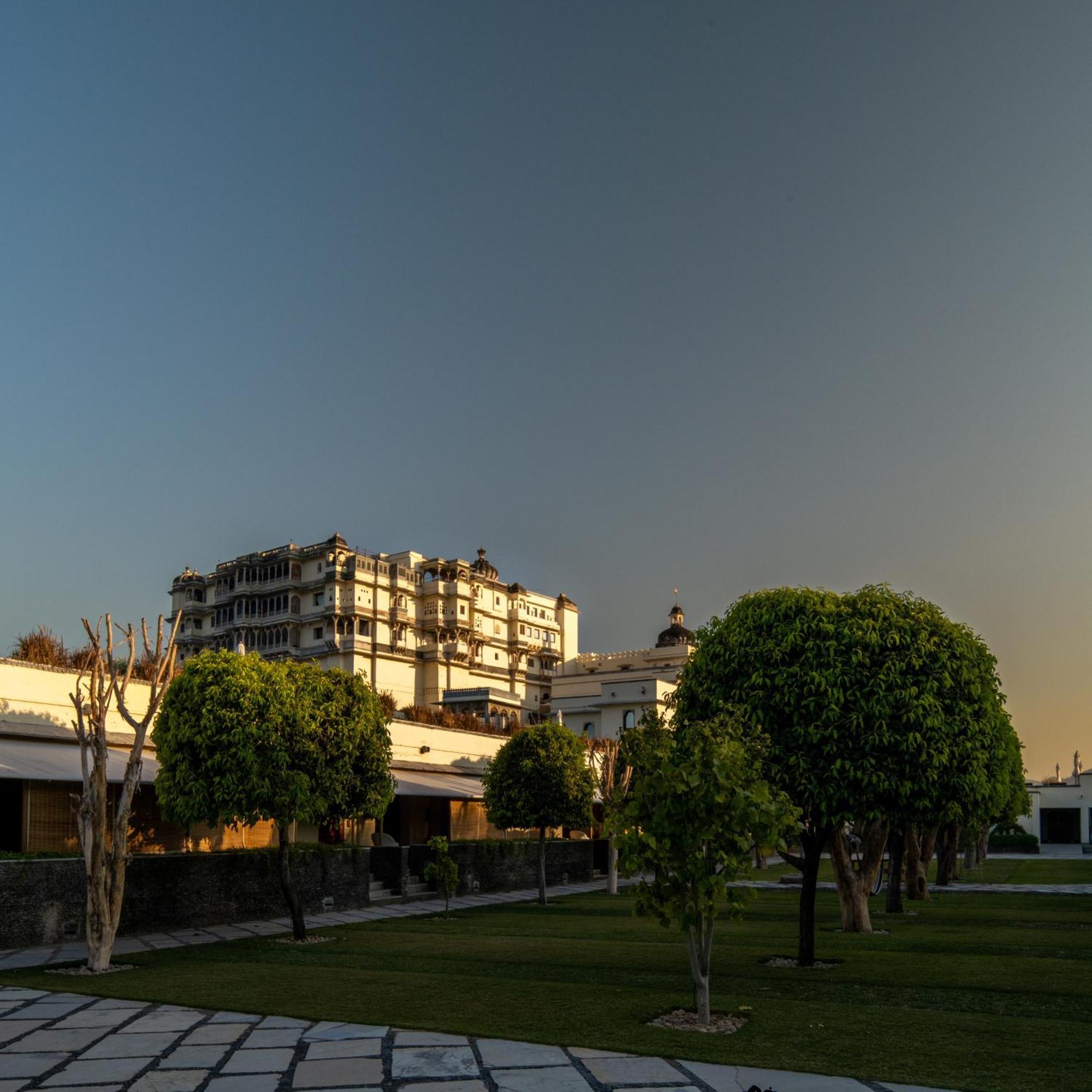 Hotel Raas Devigarh Delwāra Exteriér fotografie